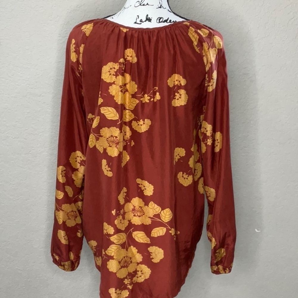 027 - Sundance NWOT Rust and Gold Tie Front Blouse, Size Medium - Picture 3 of 5